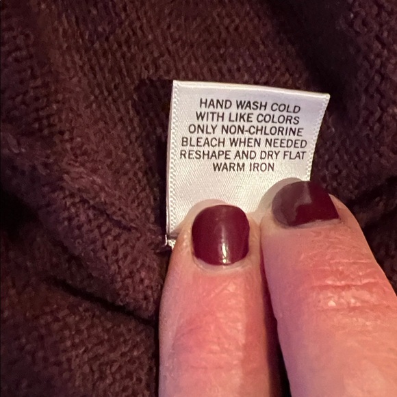 Banana Republic Men's Burgundy Wool blend Sweater - Picture 6 of 6